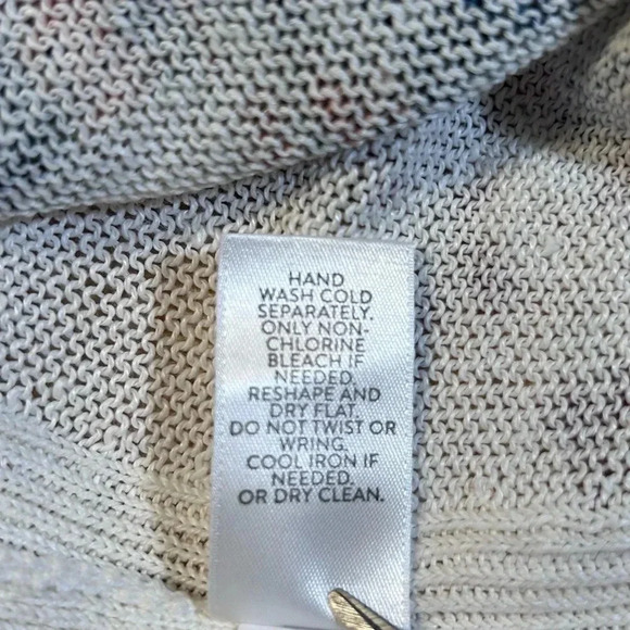 J.Jill White Sweater with Floral Pattern on Front and Back Size SP - Picture 6 of 10